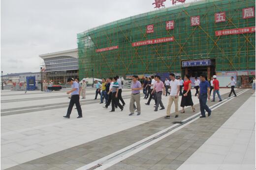 喜迎十九大，身邊看變化——我市干部賢內(nèi)助、鄉(xiāng)鎮(zhèn)街道負(fù)責(zé)人參觀高鐵商務(wù)區(qū)